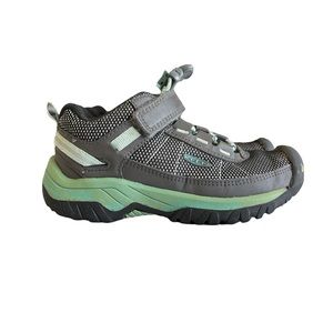 Keen sneakers size 10 toddler